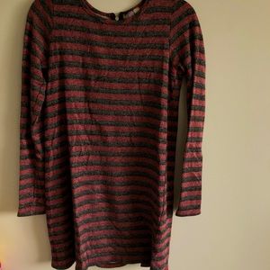 Burgundy and charcoal grey mid length, long sleeve